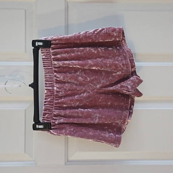 Forever 21 Small Dusty Pink Crushed Velvet Shorts - Picture 3 of 8